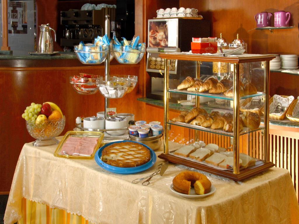 Hotel Assisi Rome Bagian luar foto