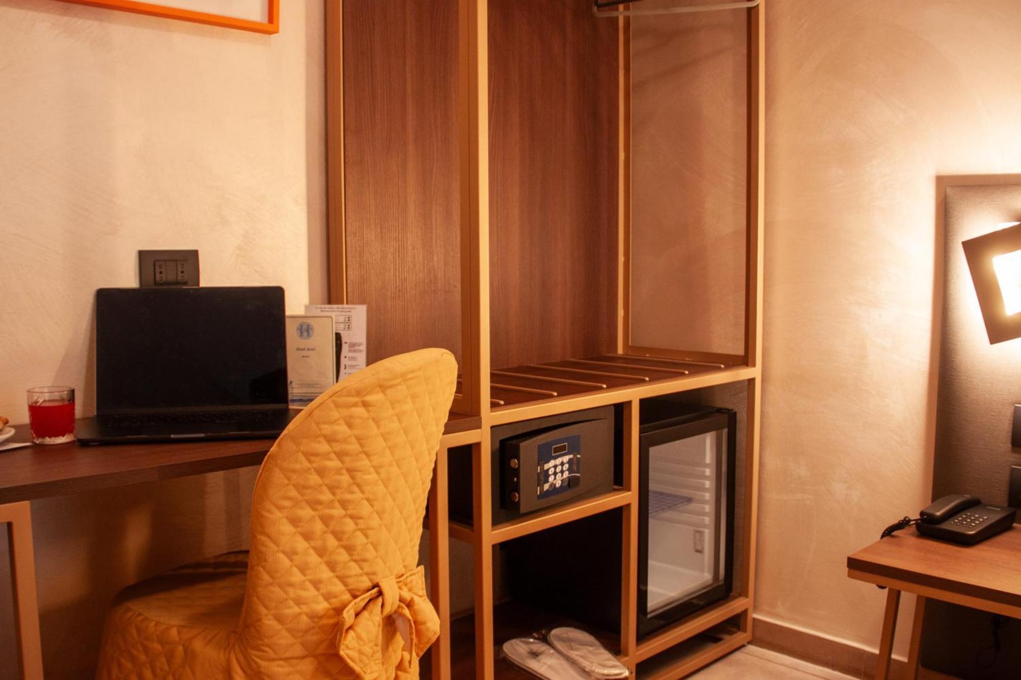 Hotel Assisi Rome Bagian luar foto